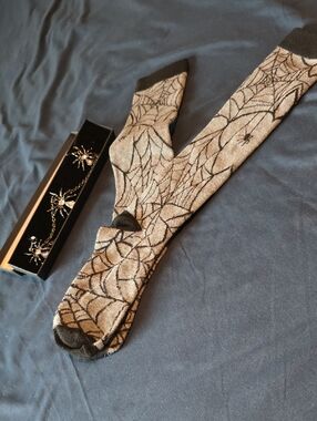 Spider Socks w/ Necklace and Earring Set - Silver